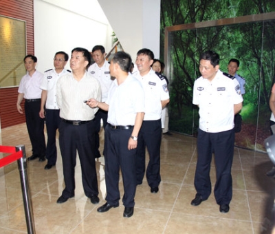 江西省公安廳黨委委員、常務(wù)副廳長(zhǎng)章凱旋蒞臨仙客來(lái)公司調(diào)研公安機(jī)關(guān)服務(wù)企業(yè)發(fā)展新思路