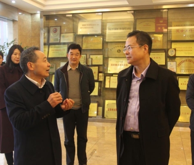 省稅務(wù)局領(lǐng)導(dǎo)送政策、送溫暖！為仙客來公司高質(zhì)量發(fā)展助力