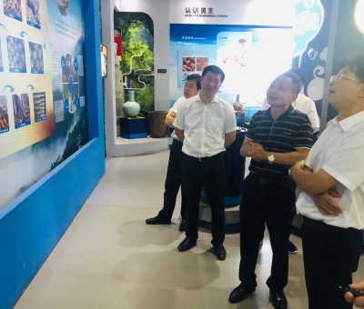 江西省農(nóng)村信用社聯(lián)合社副主任傅康生一行到仙客來(lái)公司走訪調(diào)研
